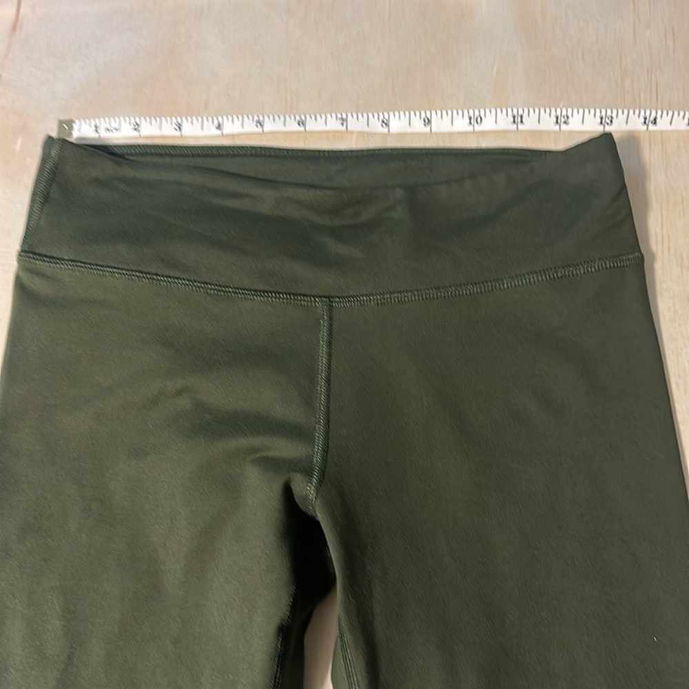 Fabletics Capri Low Rise Legging - Picture 4 of 5